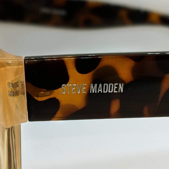 Sunglasses Blonde, Cream to Clear fade and Tortoise Shell marked Steve Madden - Picture 2 of 4
